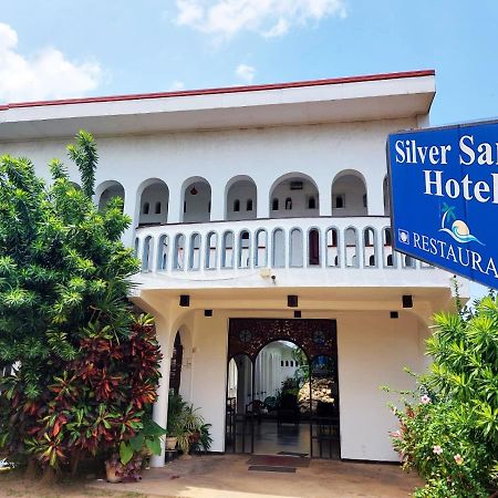 Hotel Silver Sands Negombo Luaran gambar
