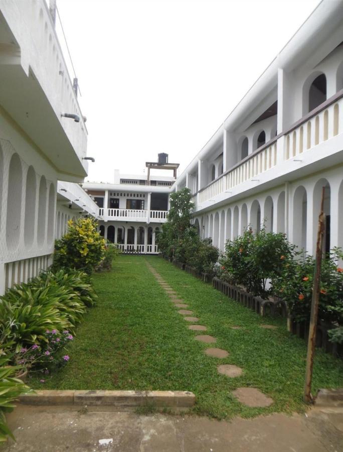 Hotel Silver Sands Negombo Luaran gambar