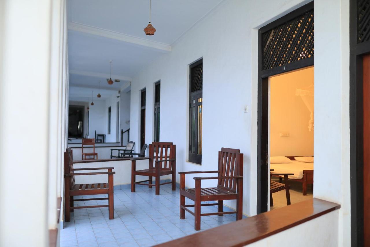 Hotel Silver Sands Negombo Luaran gambar