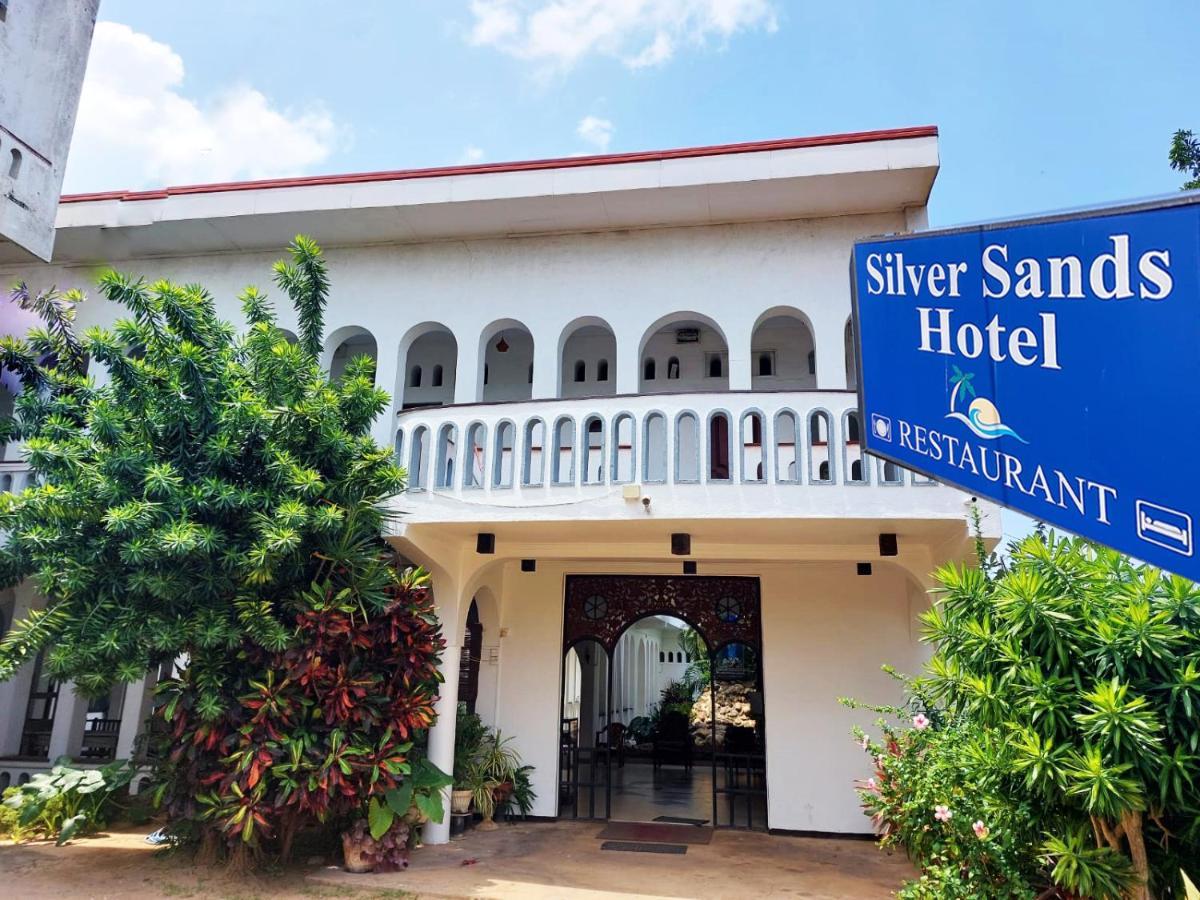 Hotel Silver Sands Negombo Luaran gambar